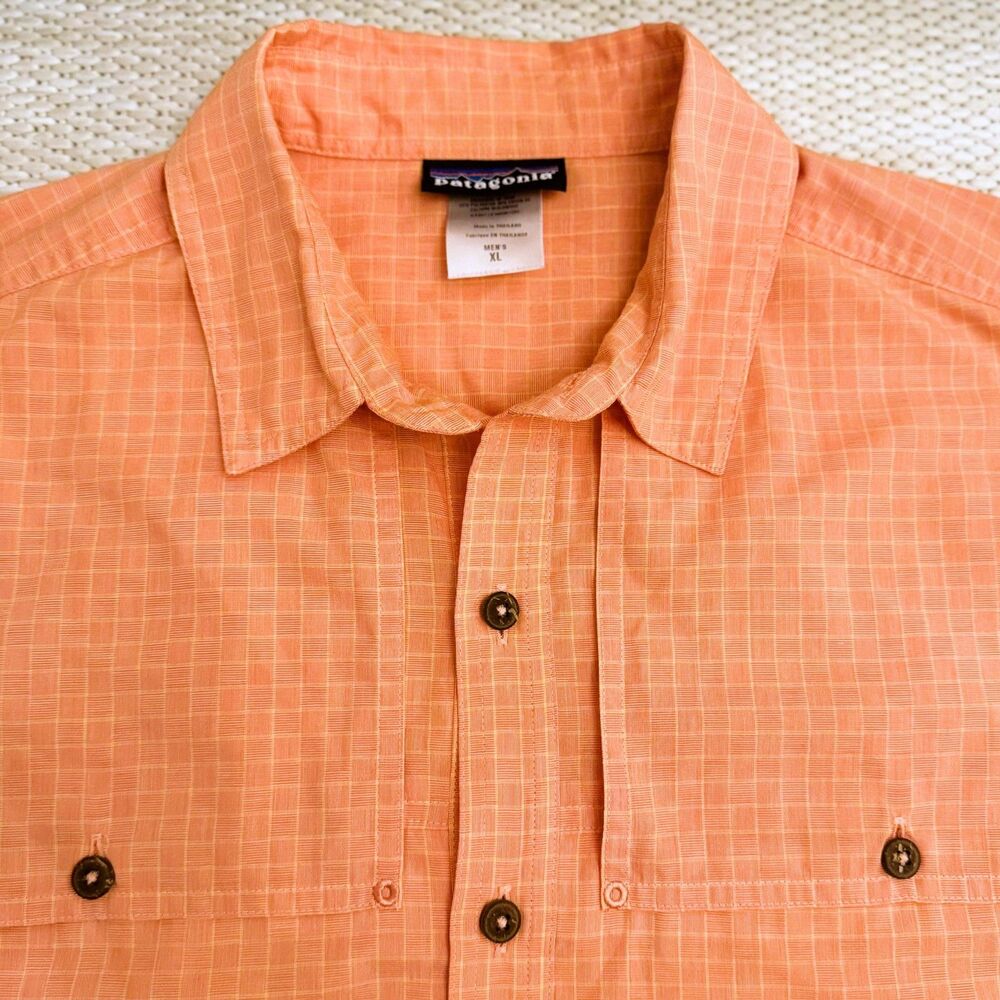 Patagonia Men's Size XL Short Sleeve Button Down Shirt Orange Grid Check Outdoor